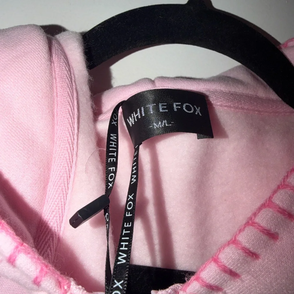 NWT! WHITE FOX- cropped zip front hoodie - Picture 5 of 8